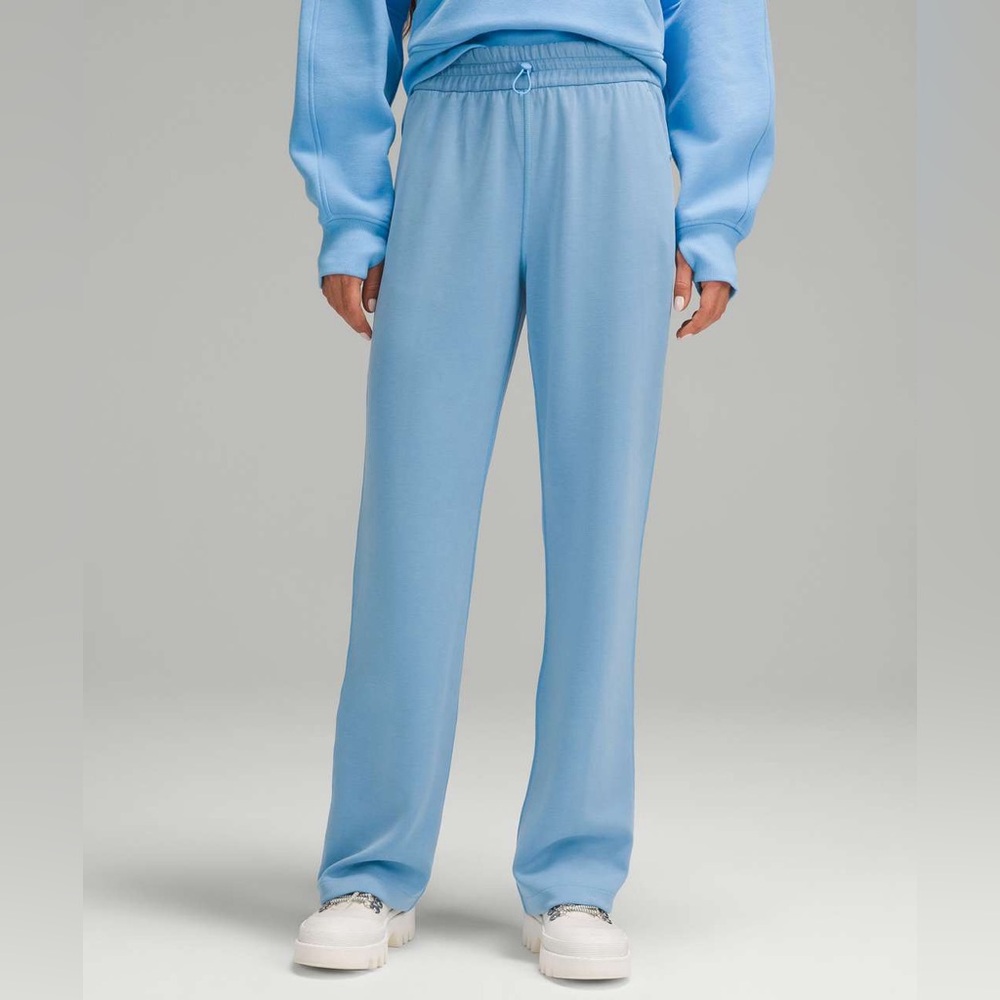 Lululemon Softstreme Sky Blue Pants size 4‎